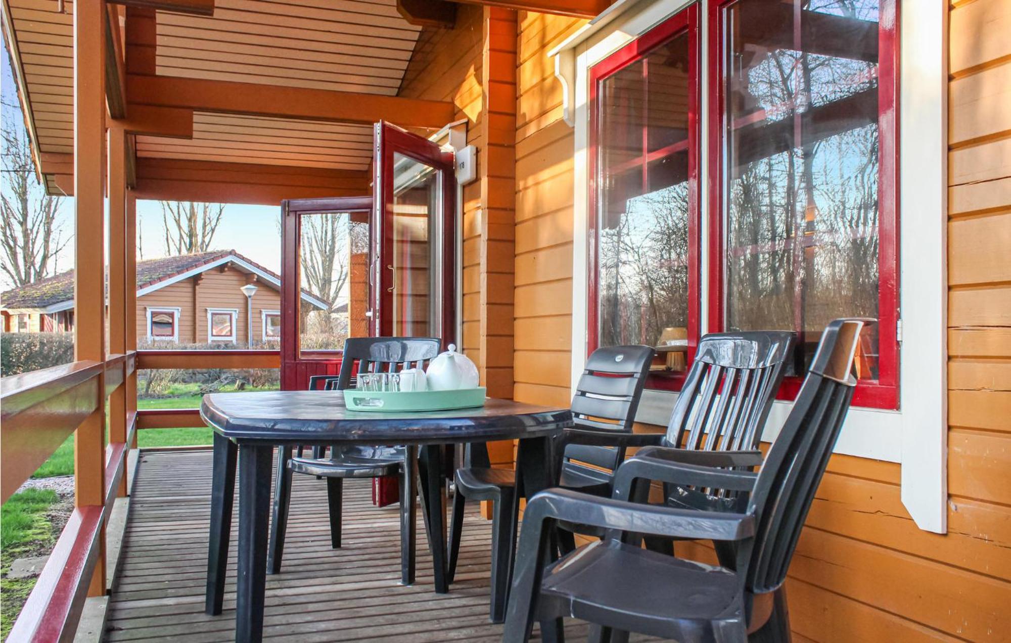 Awesome Home In Gramsbergen With Kitchen Екстер'єр фото